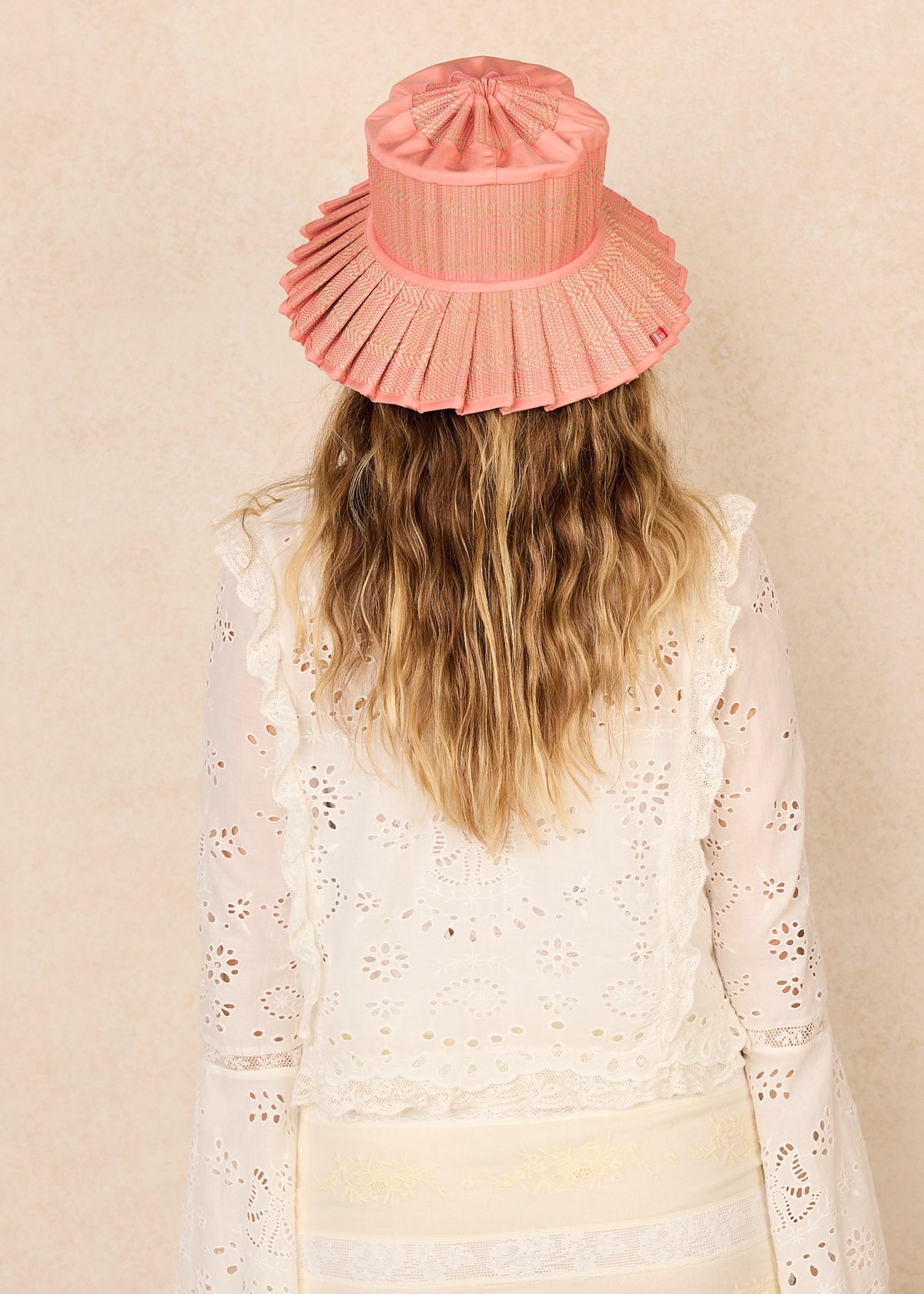 Bebida de durazno | Sombrero Capri con diseño de isla