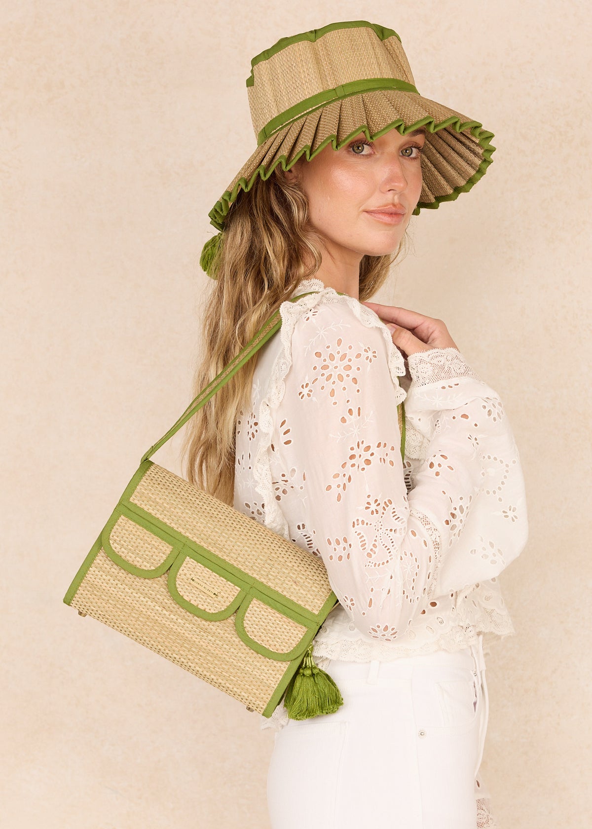 Merriden | Capri Juega