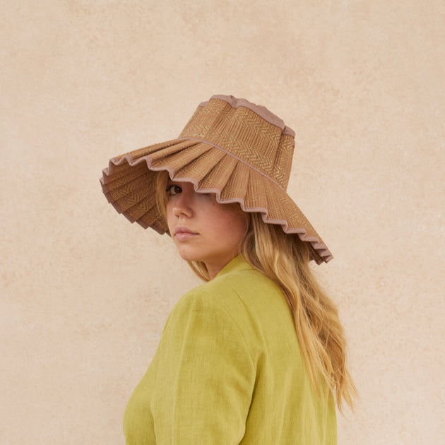 Flores Bungalow Capri Hat