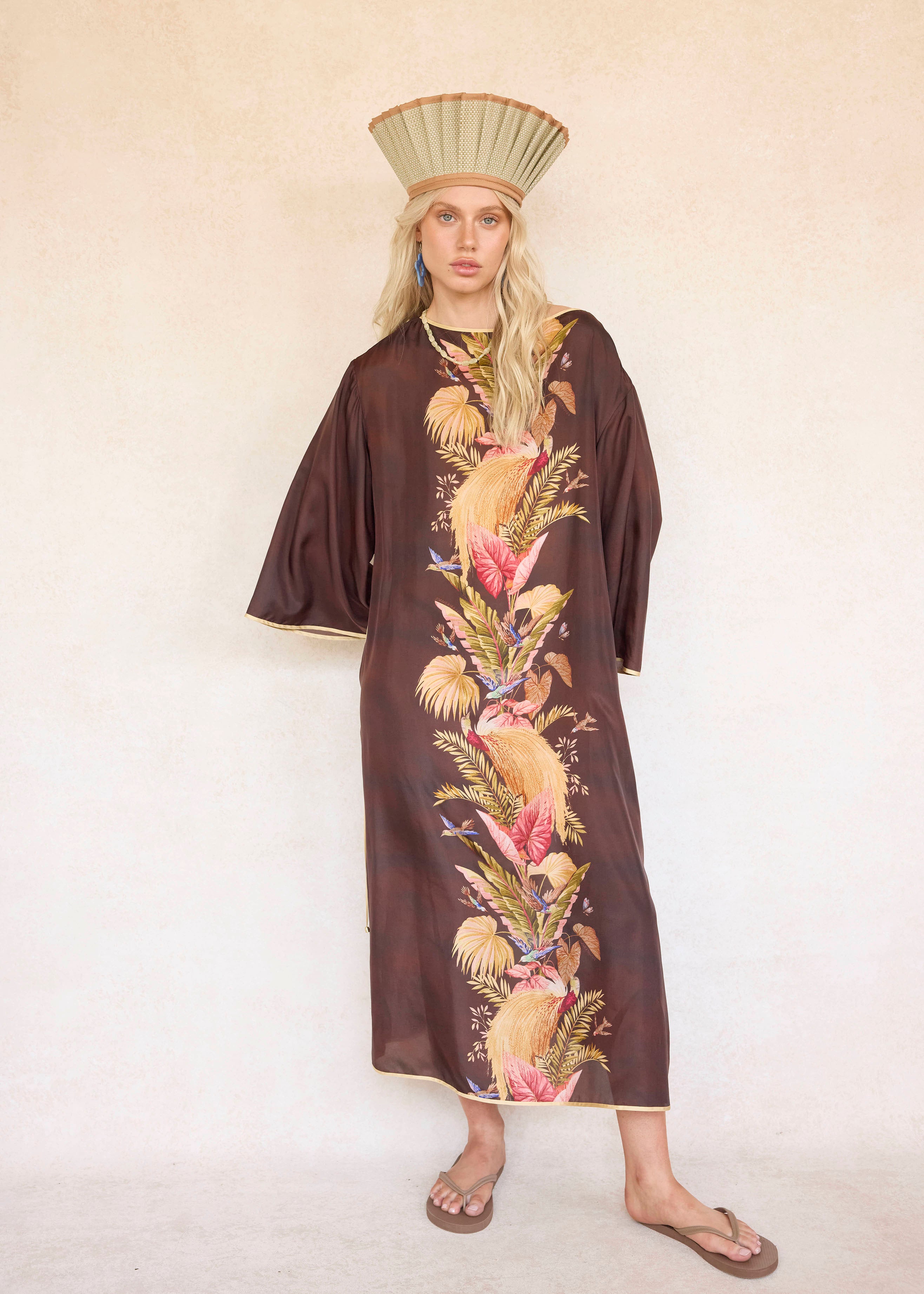 | Model wears size M · Maxi brim