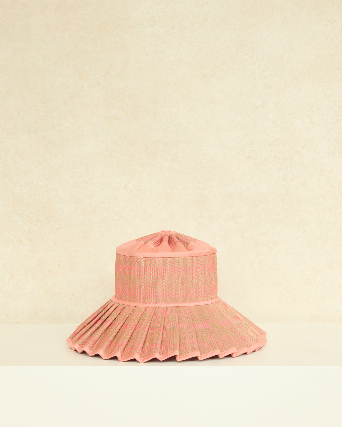 Bebida de durazno | Sombrero Capri con diseño de isla