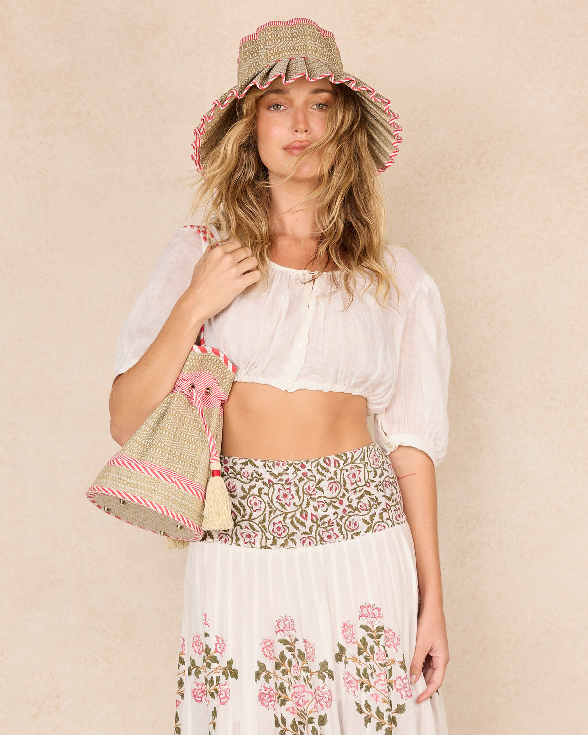 Rayas de Cereza | Sombrero Capri de Lujo