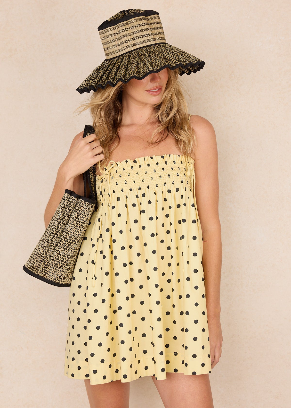 Atemporal | Sombrero Capri de lujo