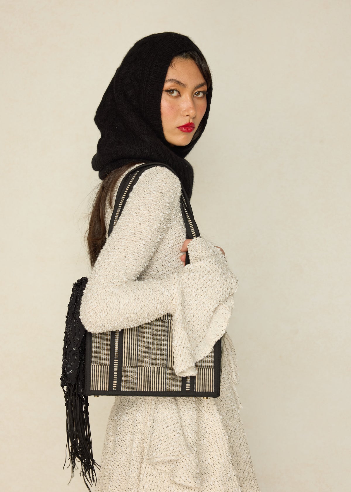 Noir | Wilderness Hood