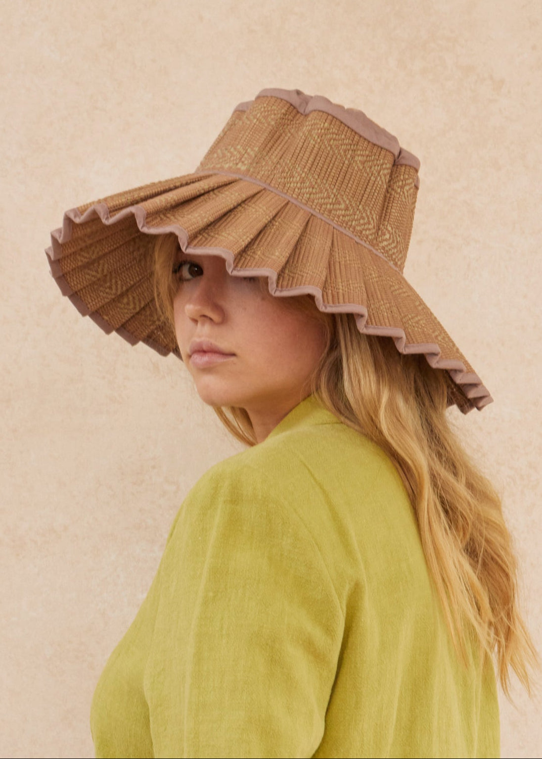 Flores Bungalow Capri Hat